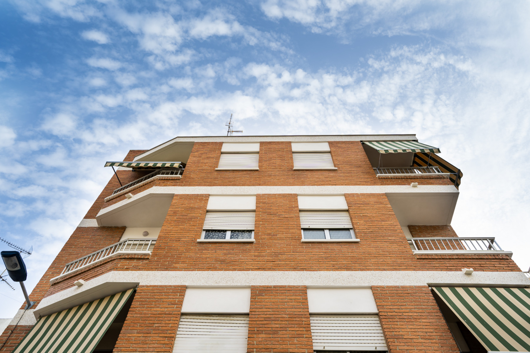 Frentes de forjado e impermeabilización y pavimentado de balcones  Santa Pola