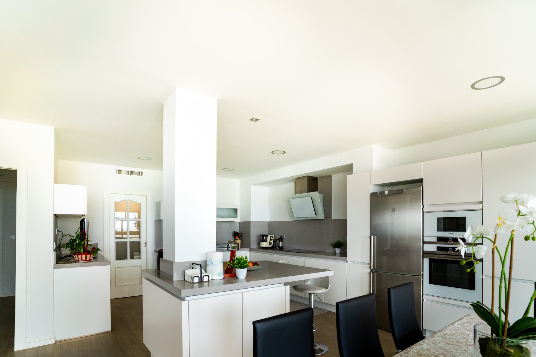 Reforma de cocina y pavimentos de piso en el centro de Santa Pola