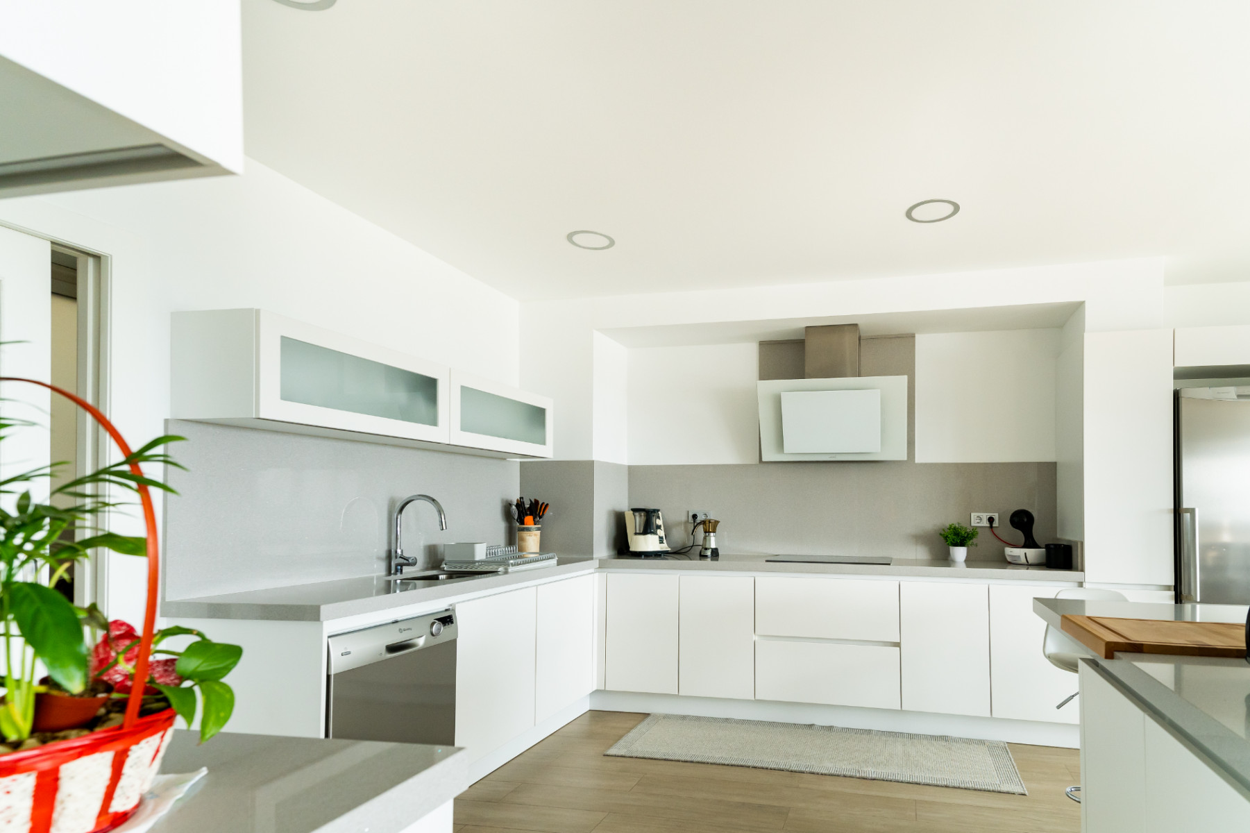 Reforma de cocina y pavimentos de piso en el centro de Santa Pola